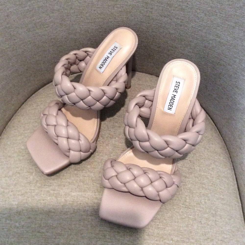 Women's size 9.5 Steve Madden Kenley heel